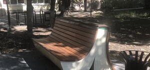 Отдохни: в Александровском районе появились креативные лавочки
