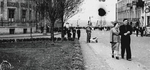 Привет из прошлого: одессит нашел на улице старую пленку и распечатал фотографии