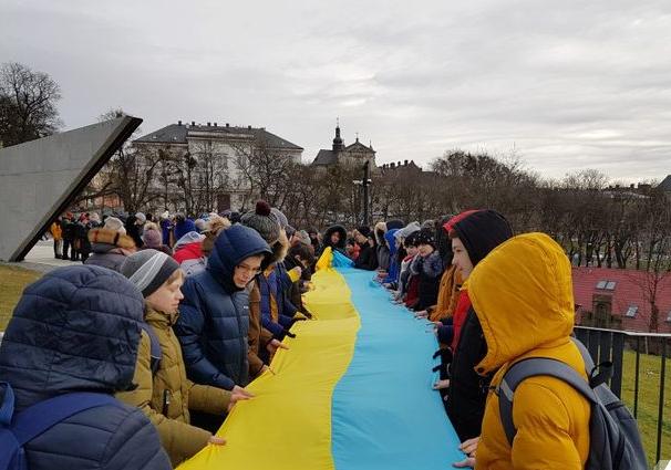 Фото дня: львівські школярі створили 