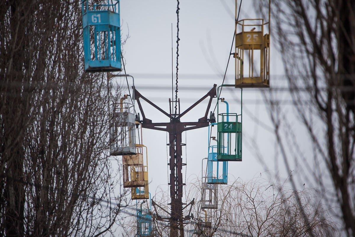 Уныние и горы мусора: как выглядит заброшенная канатная дорога на Монастырский остров