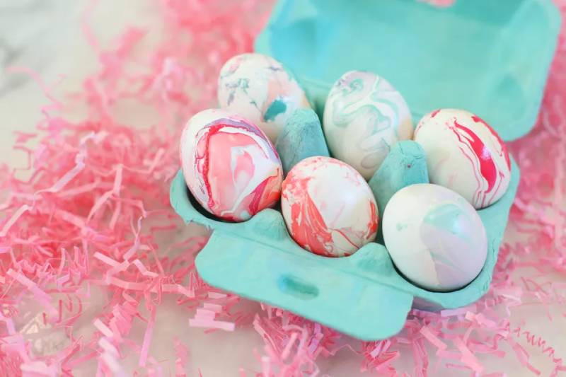 Яйца с лаком