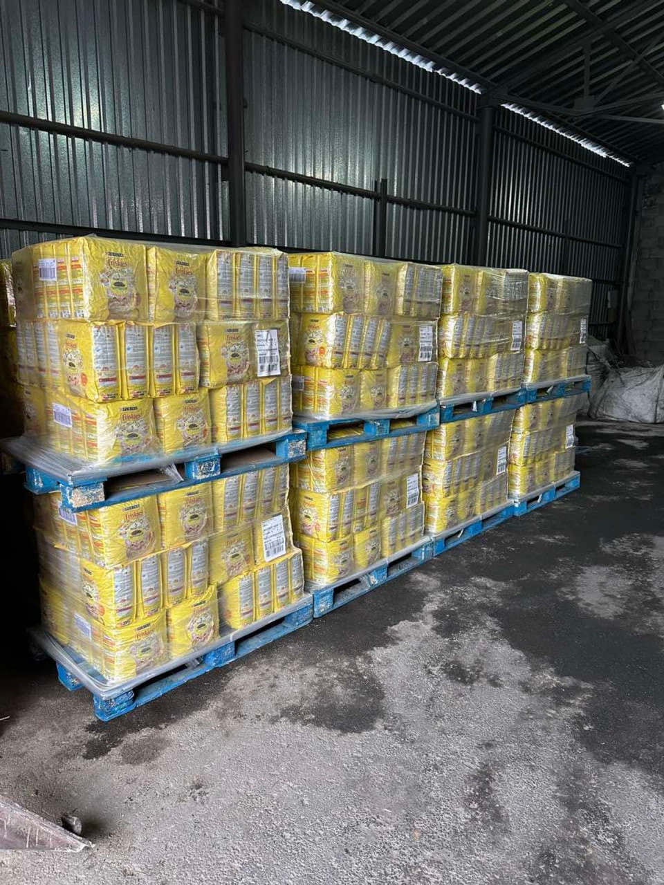 Склади притулків для тварин у регіонах – важлива складова загальної логістики / Фото Purina®, БО "Щаслива Лапа"