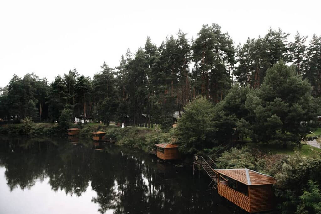 Беседки, мангалы и шашлыки: где в Полтаве отдохнуть с компанией