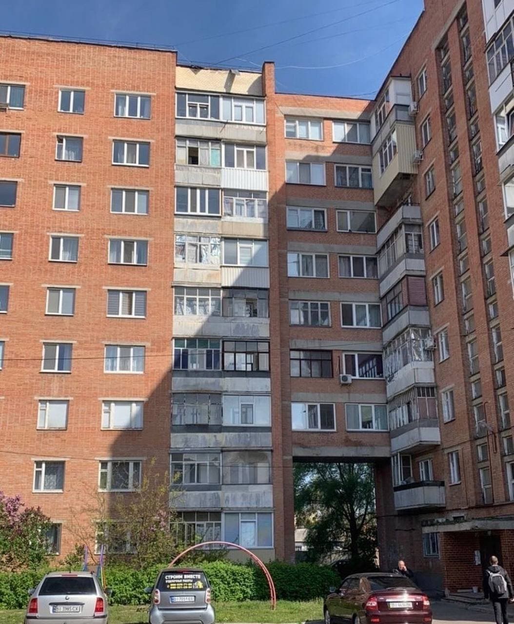 Ветер может сбть металл. Фото: poltava_shosho