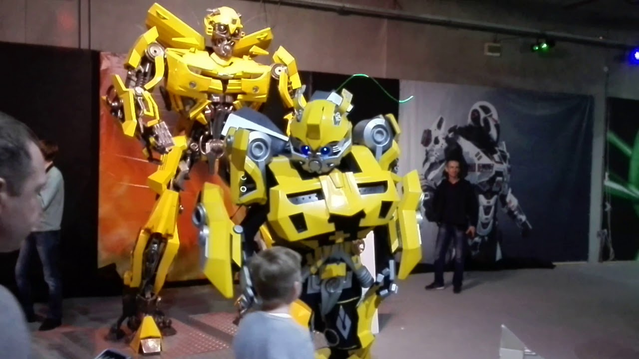 Выставка роботов и трансформеров