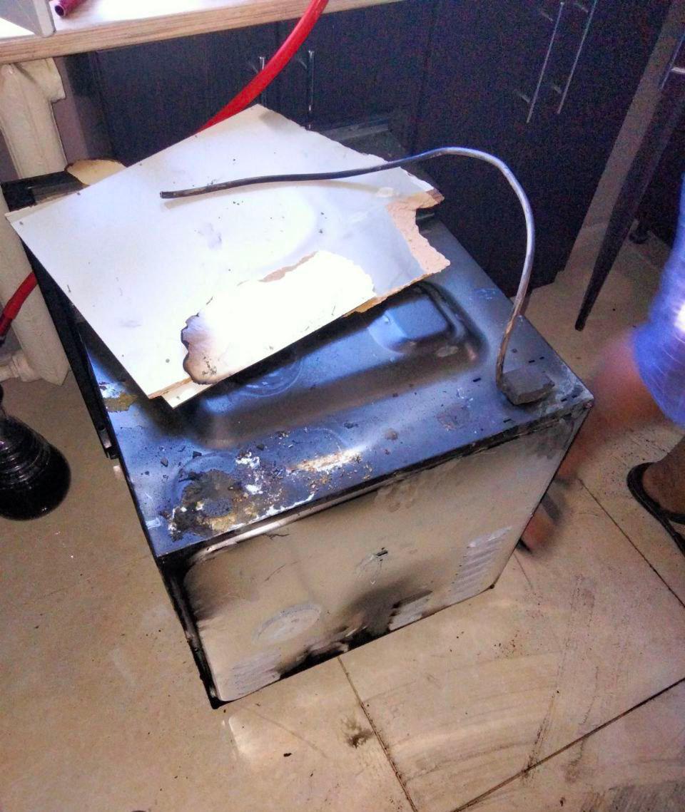 Сгоревшая духовка. Фото: https://poltavagaz.com.ua/?p=12271