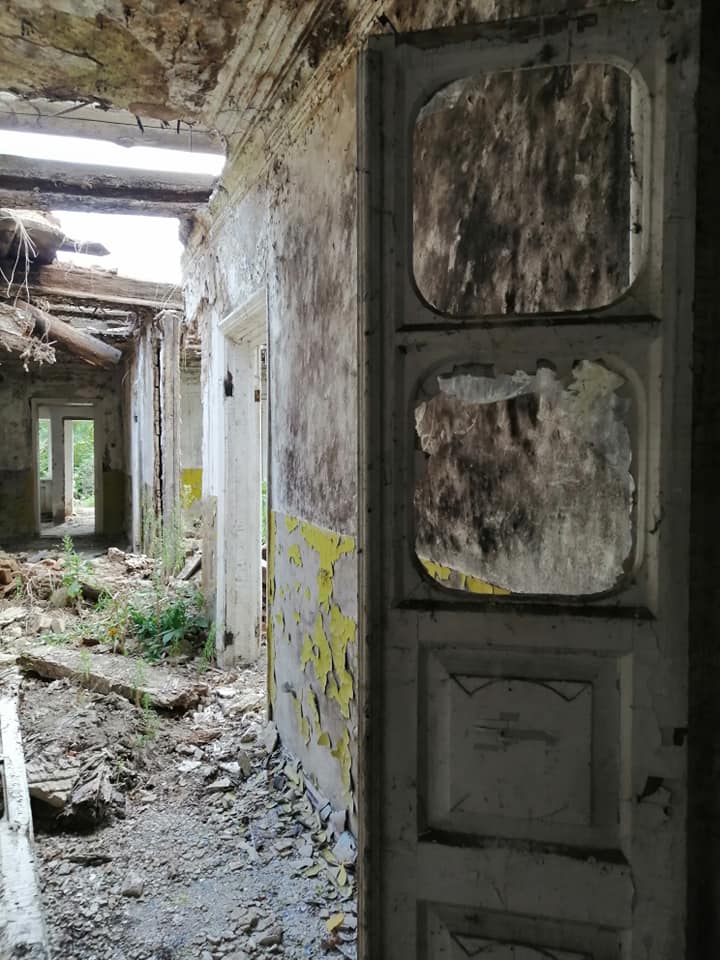 Руины поместья