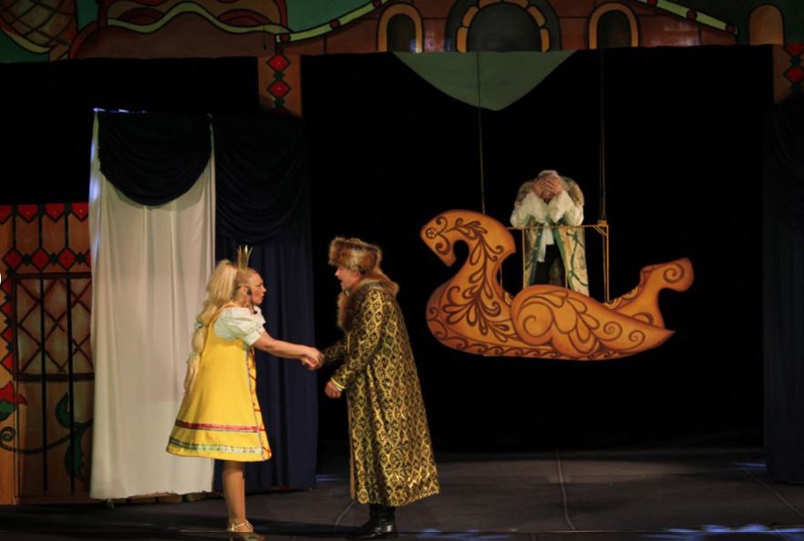Спектакль "Летучий корабль". Фото: https://teatr-gogolya.pl.ua/