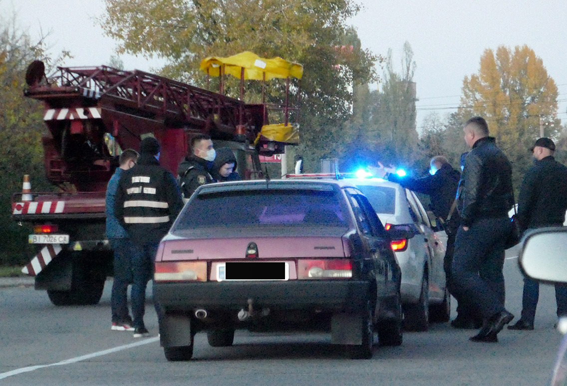 Задержание полицейских в Горишних Плавнях. Фото: https://pl.vgorode.ua/news/