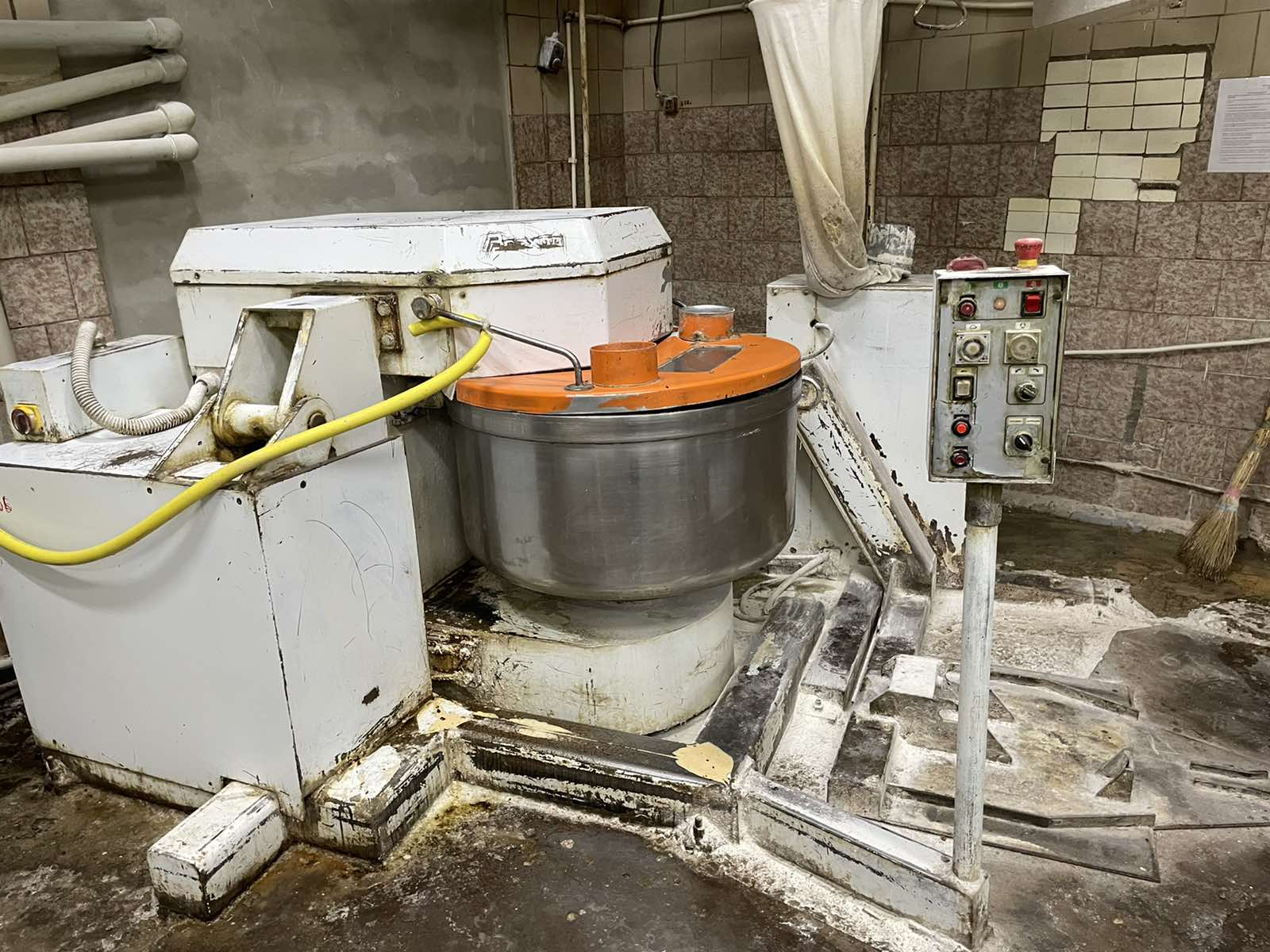 Хлебзавод, снабжавший школы Полтавы, приостановили. Фото: http://polvet.gov.ua/