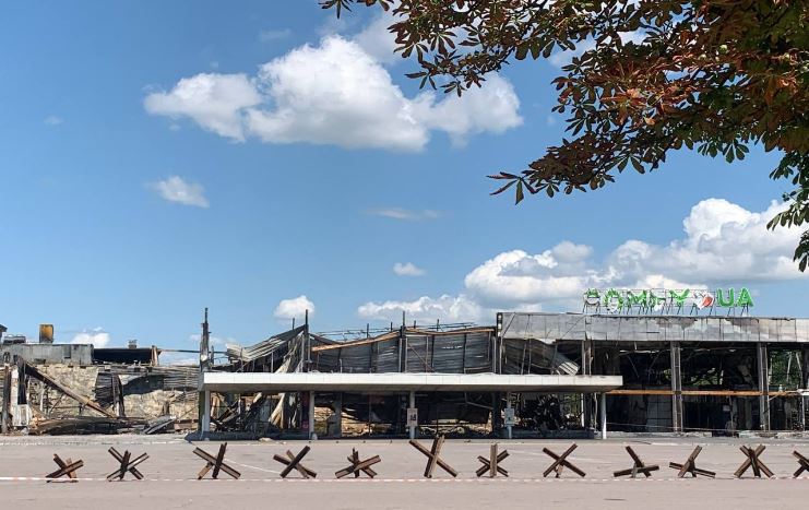 Как выглядит разрушенный российской ракетой ТЦ "Амстор" в Кременчуге