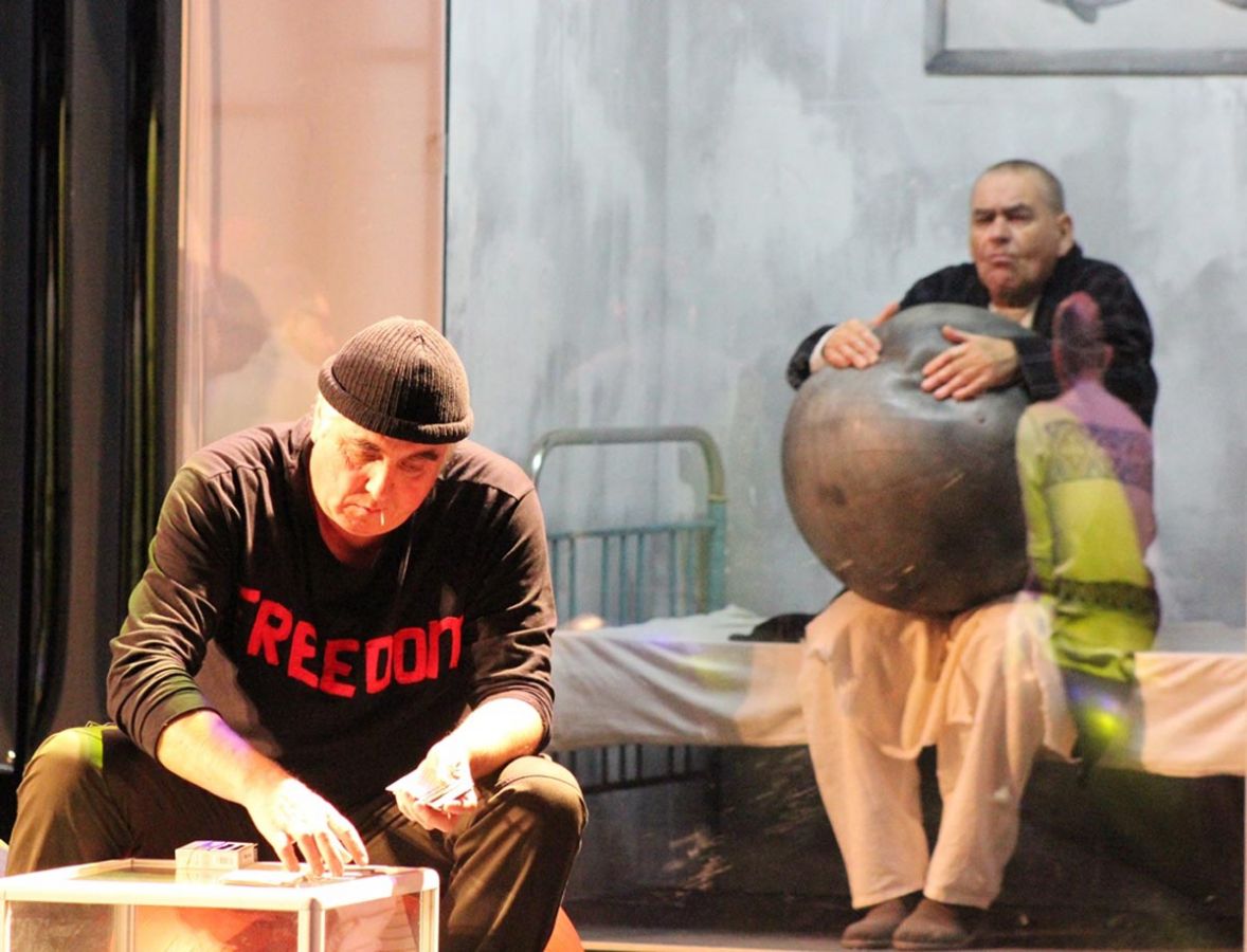 "Полет над гнездом кукушки". Фото: teatr-gogolya.pl.ua