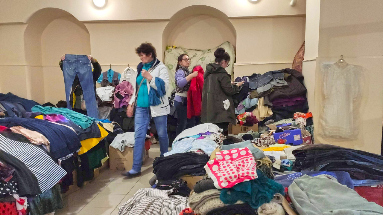 Как переселенцы в Полтаве получают помощь фото: poltava.to