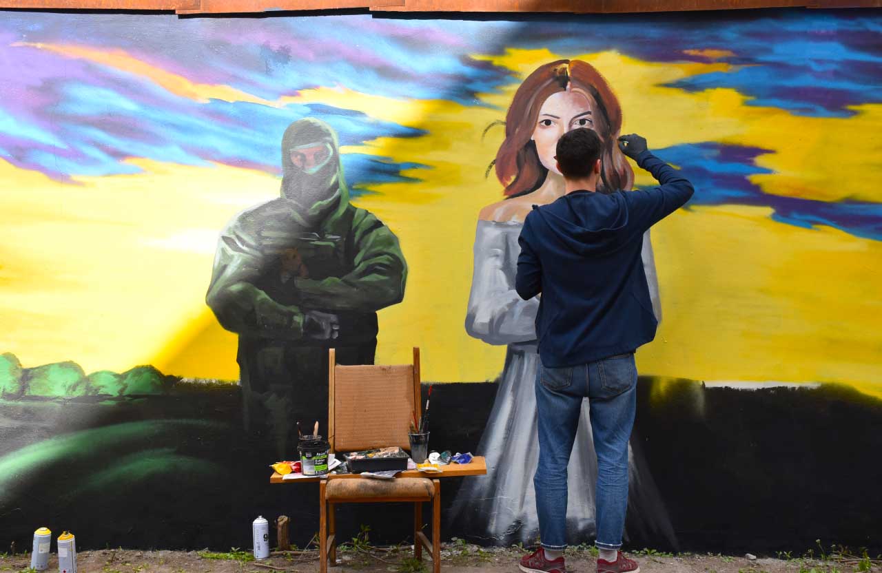 У центрі Полтави з'явився патріотичний мурал