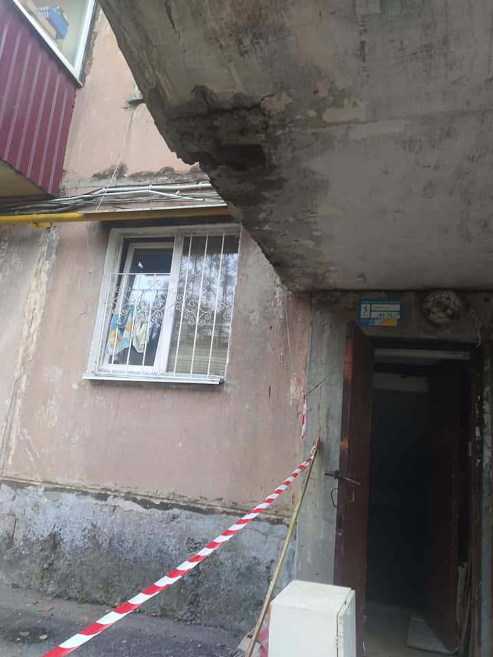 Авария произошла поздним вечером. Фото: https://www.facebook.com/groups/vpoltave/posts/4568105686638221/