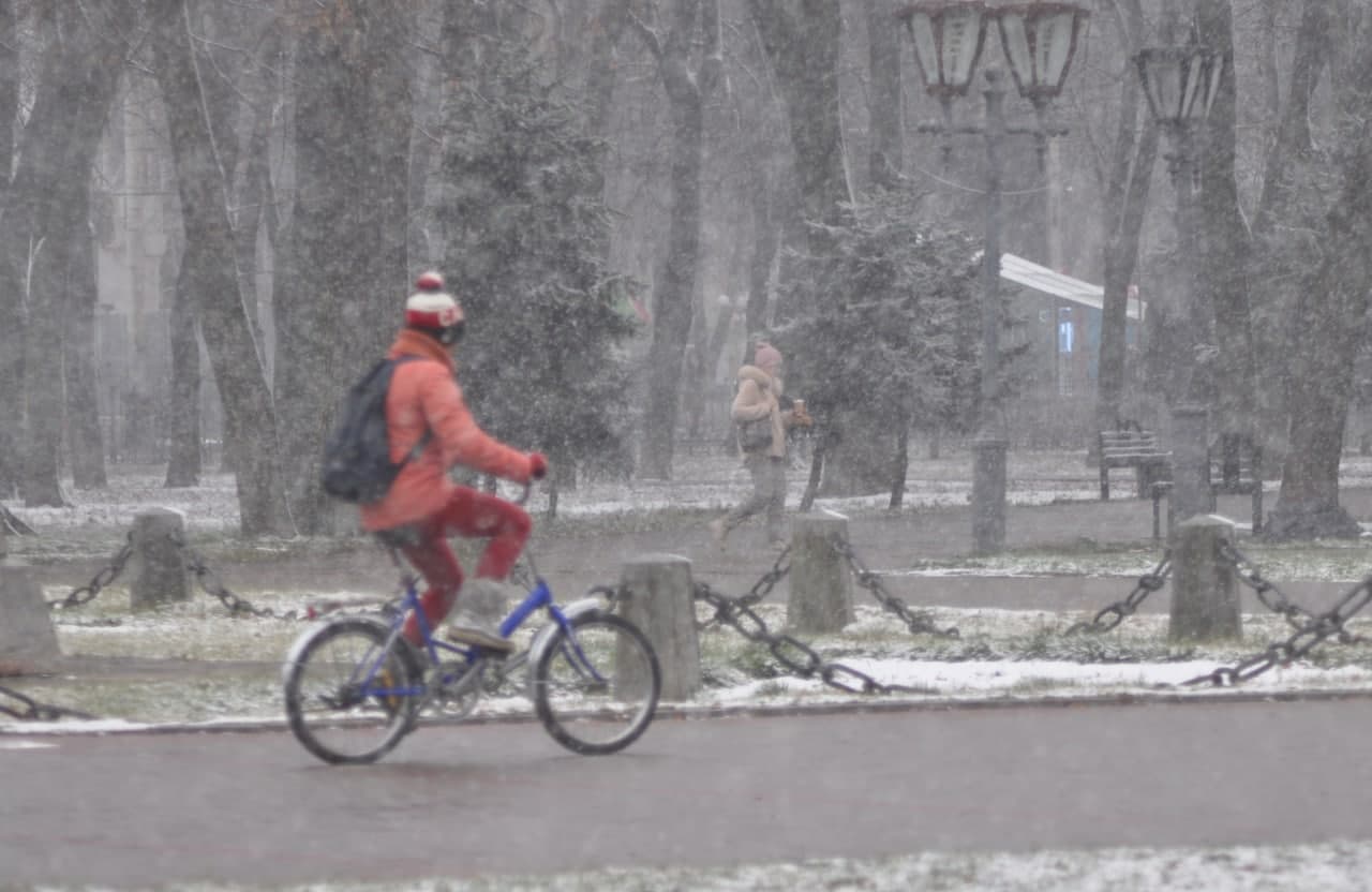 Первый снег в Полтаве 1 декабря 2021