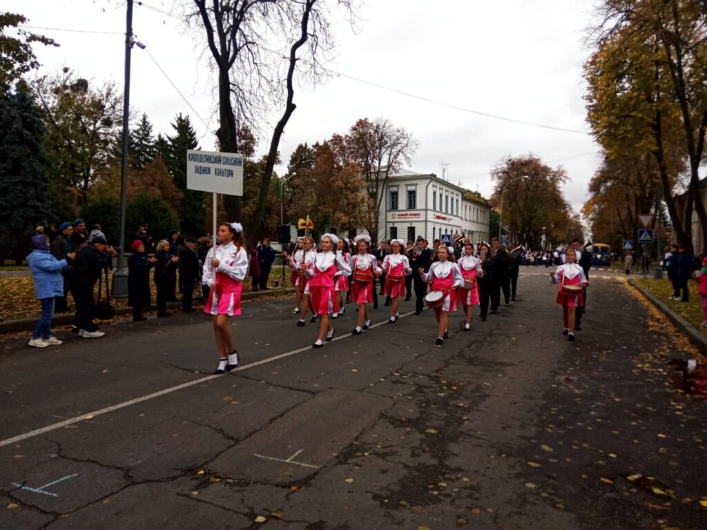 В Полтаве провели марш-парад оркестров. Фото: zmist.pl.ua/