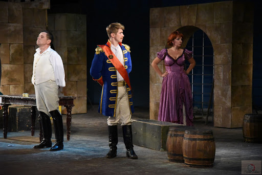 "Наполеон и Жозефна". Фото: http://www.rusteatr.odessa.ua/