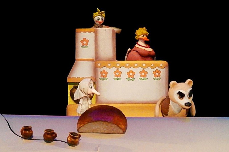 Спектакль "Бабушкины приключения". Фото: https://pl-puppet.com.ua/