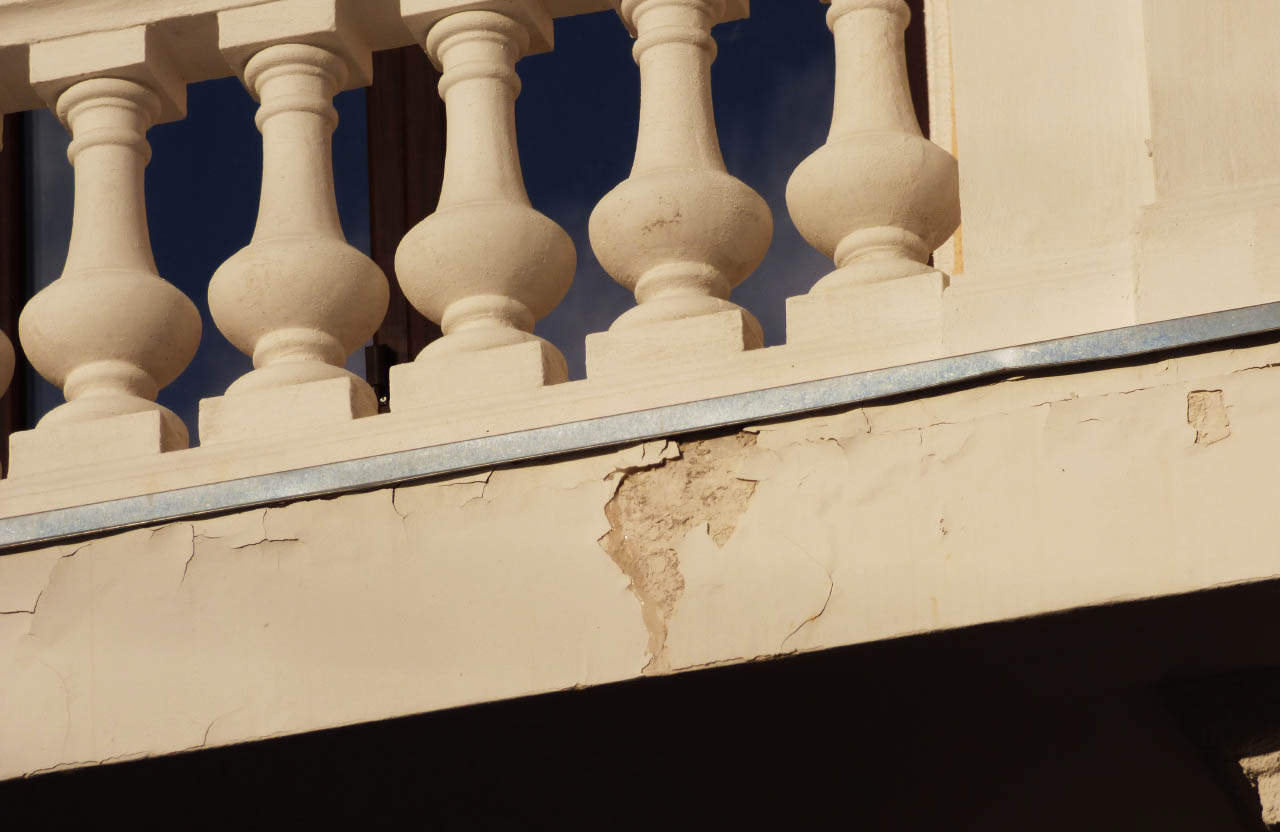 Ремонт начал рассыпаться в первую зиму. Фото: poltava.to