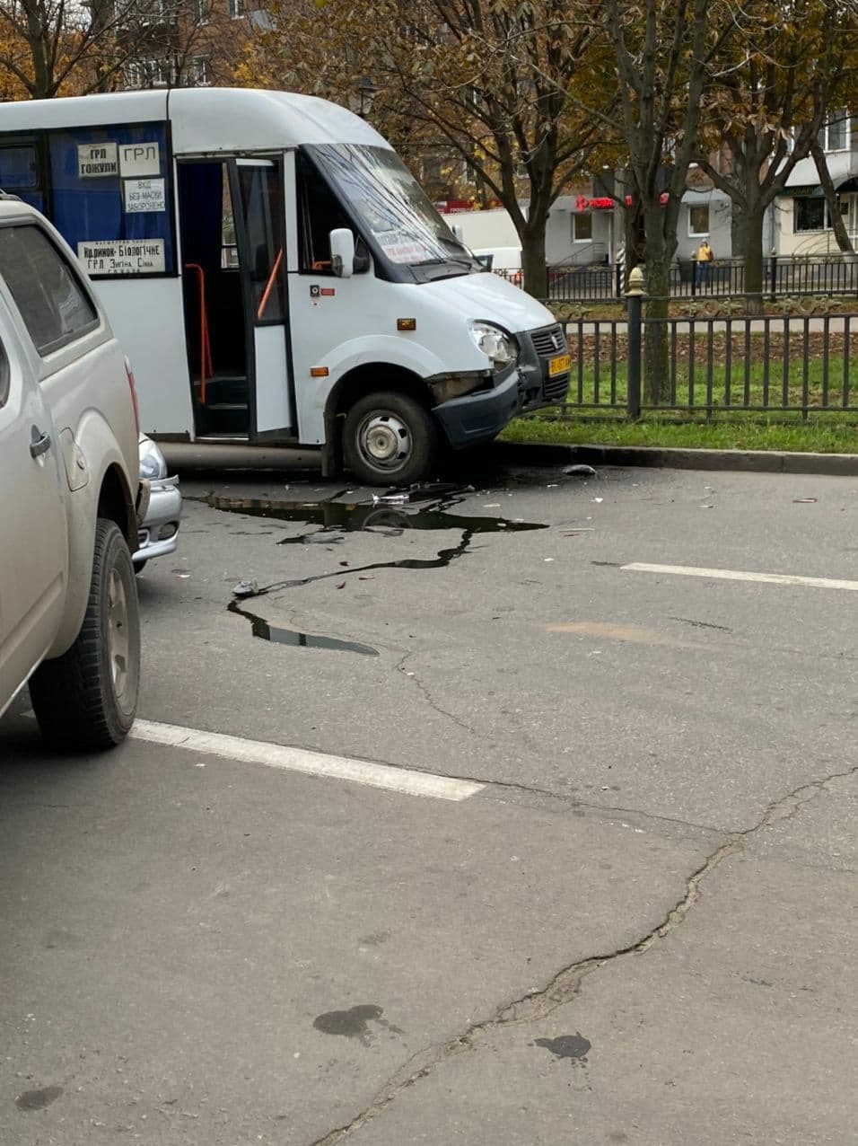 Повреждены три машины. Фото: https://t.me/huevajapoltava