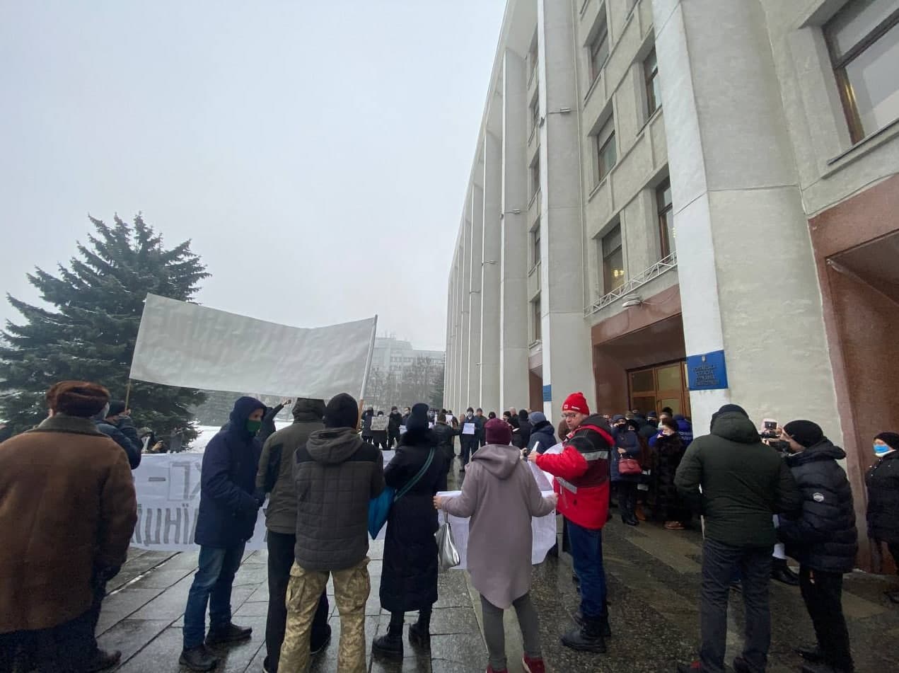 Протестующие требуют отмены высоких тарифов на газ. Фото:  PTV Полтавське Телебачення 