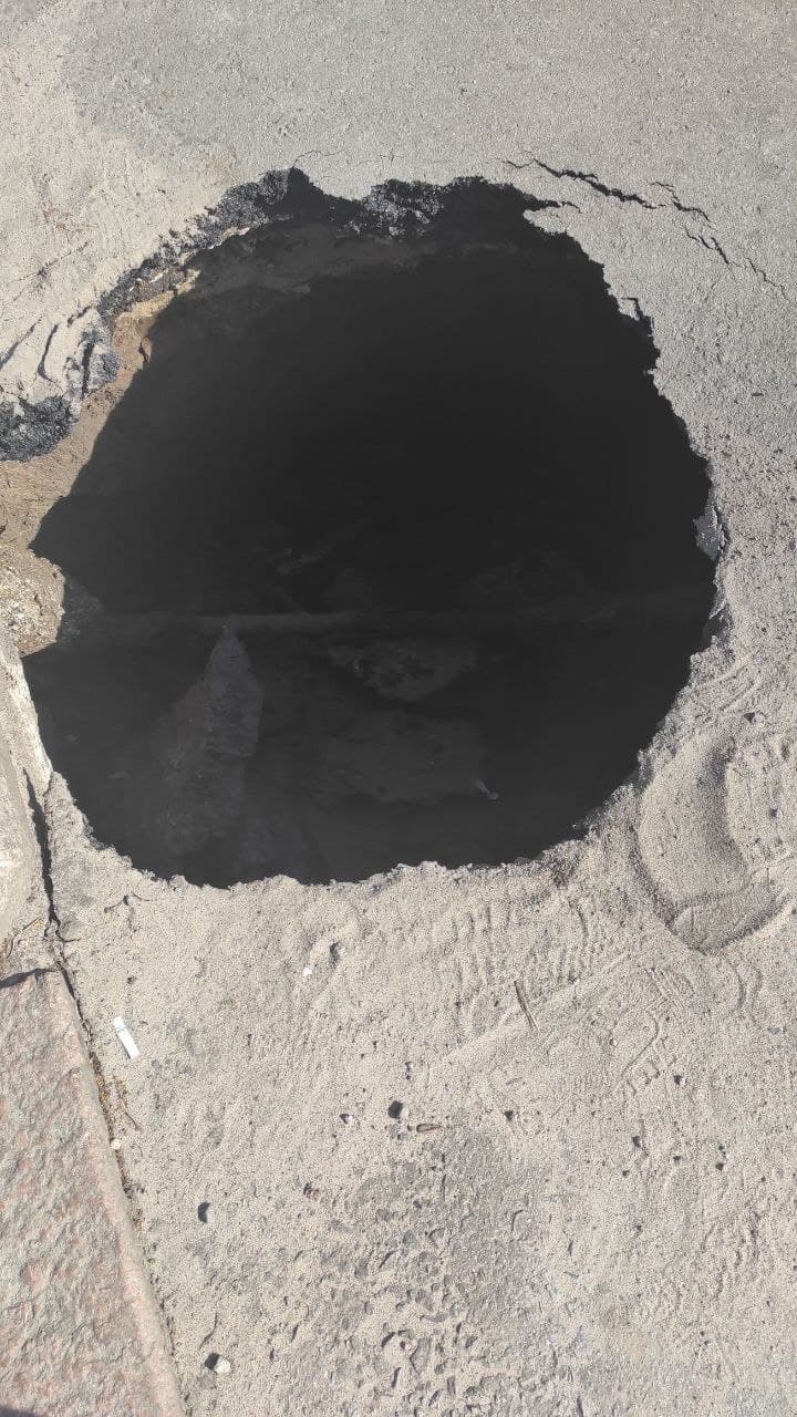 Посреди "зебры": в Полтаве появилось несколько новых провалов фото 1