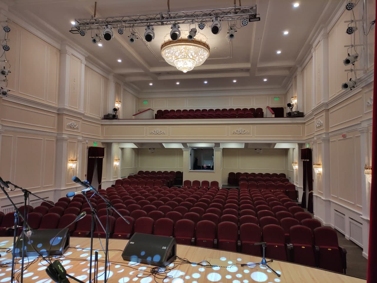 Отреставрированный зал филармонии. Фото: https://t.me/suspilnepoltava/3944
