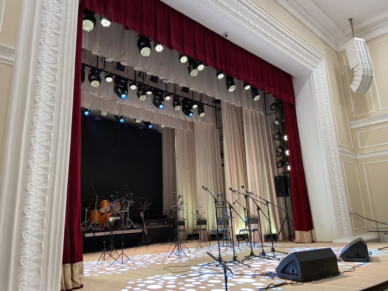 Отреставрированный зал филармонии. Фото: https://t.me/suspilnepoltava/3944