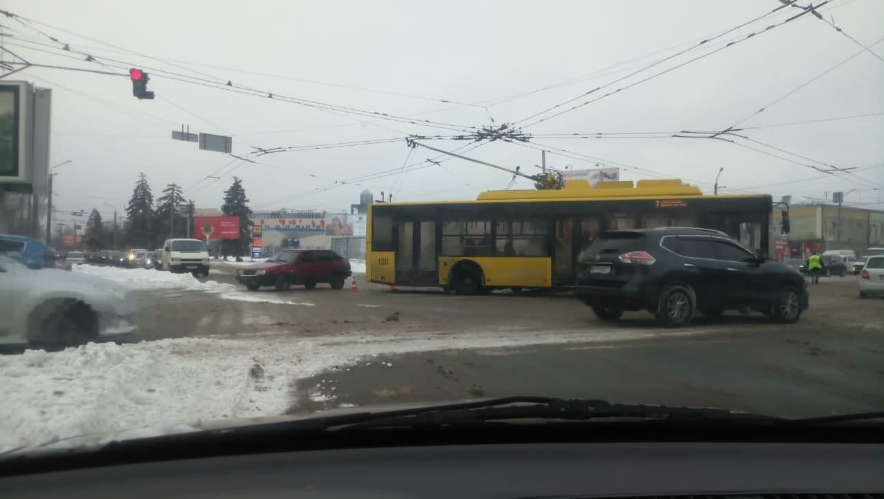 ДТП на площади Зыгина