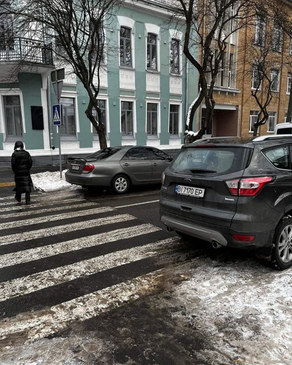 Фотоподборка плохой парковки в Полтаве в январе 2022