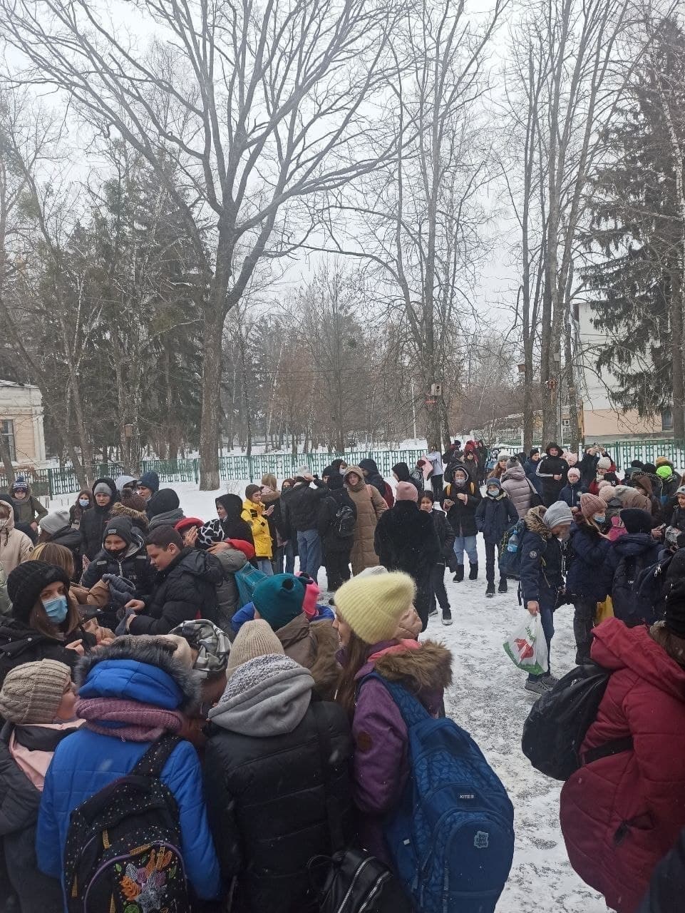 Школьников эвакуировали на время проверки