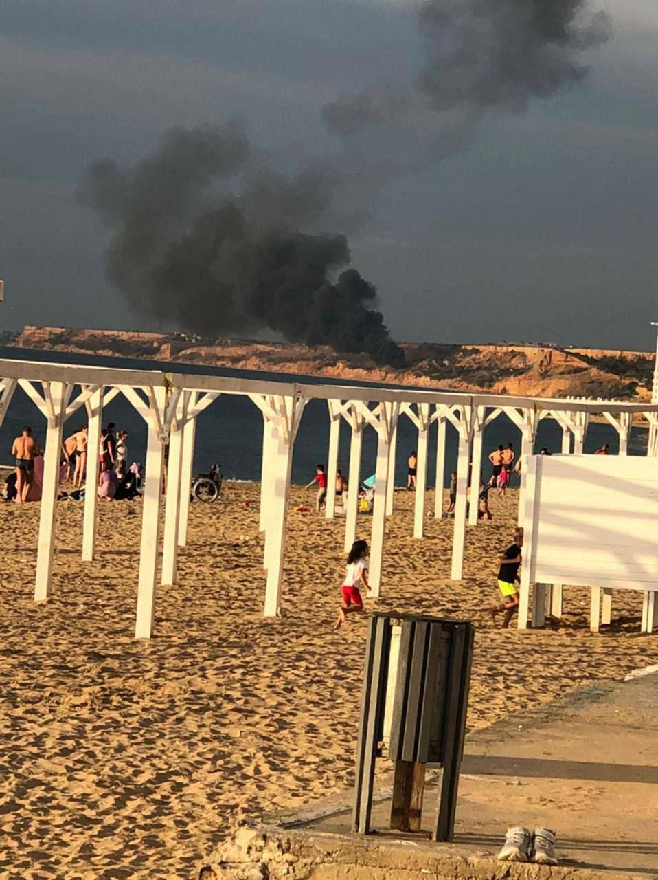 В Крыму после взрыва на военном аэродроме Бельбек начался пожар