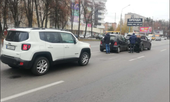 Пассажиры и водители остались невредимы