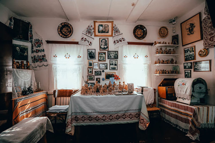 Столица гончарства, ГЭС и музей под открытым небом: путешествуем в Опошню