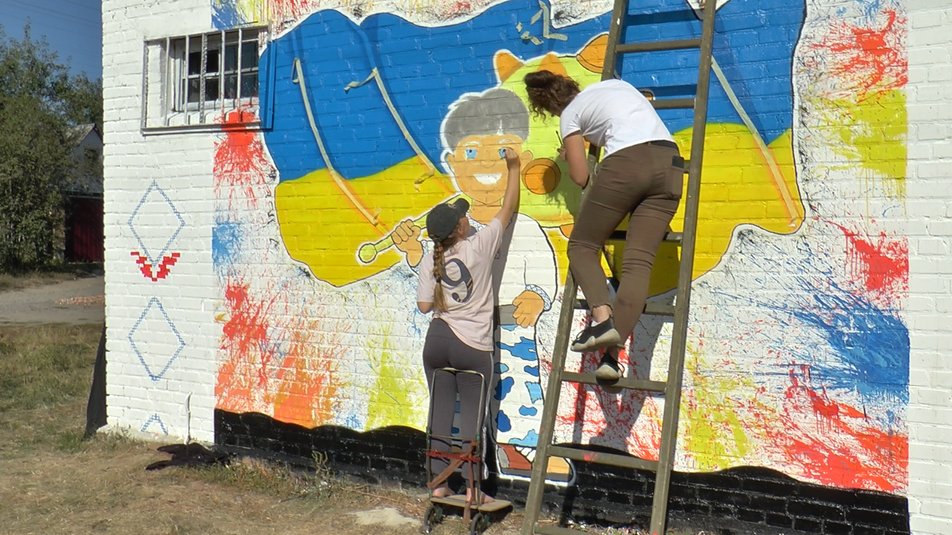 В Полтаве появился сказочный мурал