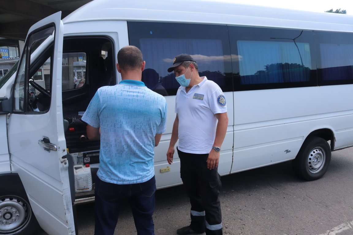 Как в Полтаве придерживаются карантина на вокзалах