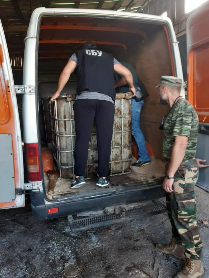 На Полтавщине СБУ задержала трех человек, которые воровали и продавали нефть