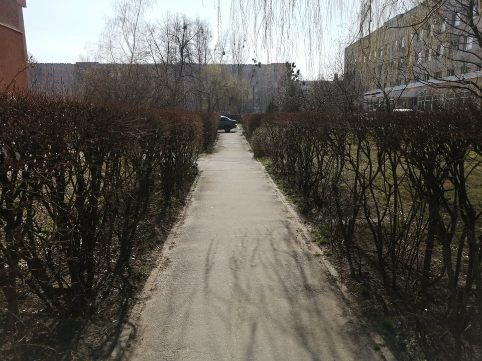 На улицах города стало меньше людей