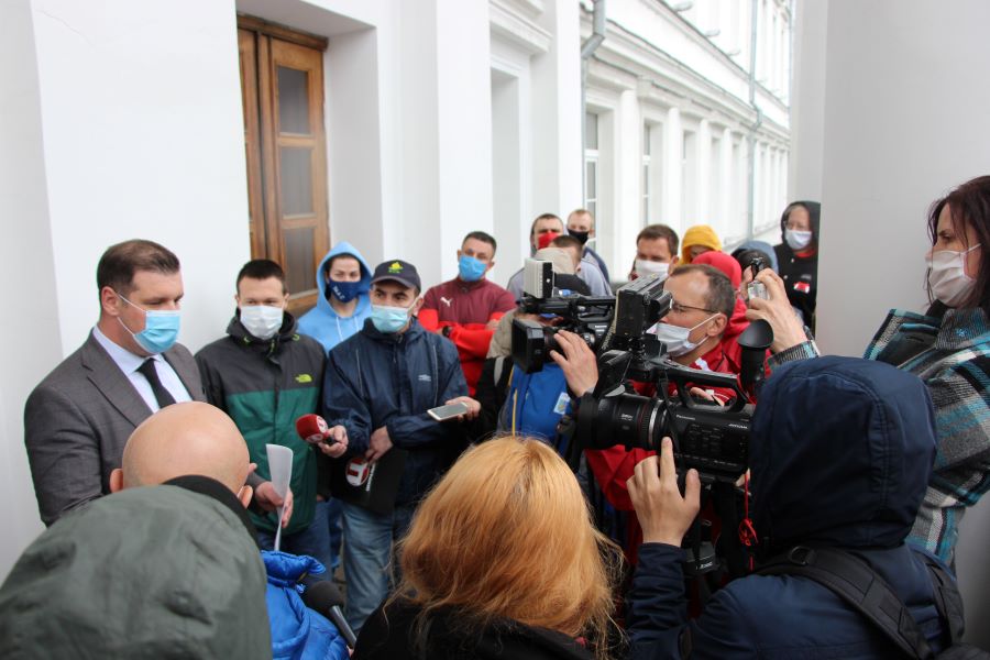 В Полтаве спортсмены провели акцию за открытие фитнес-клубов и спортзалов