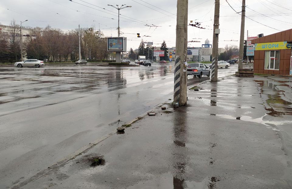 Обновят: в Полтаве заменят все старые перильные ограждения фото 2 1