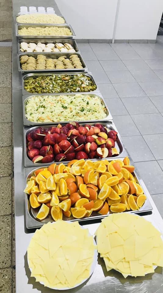 Родители украинских школьников не довольны новым полезным меню в столовых.