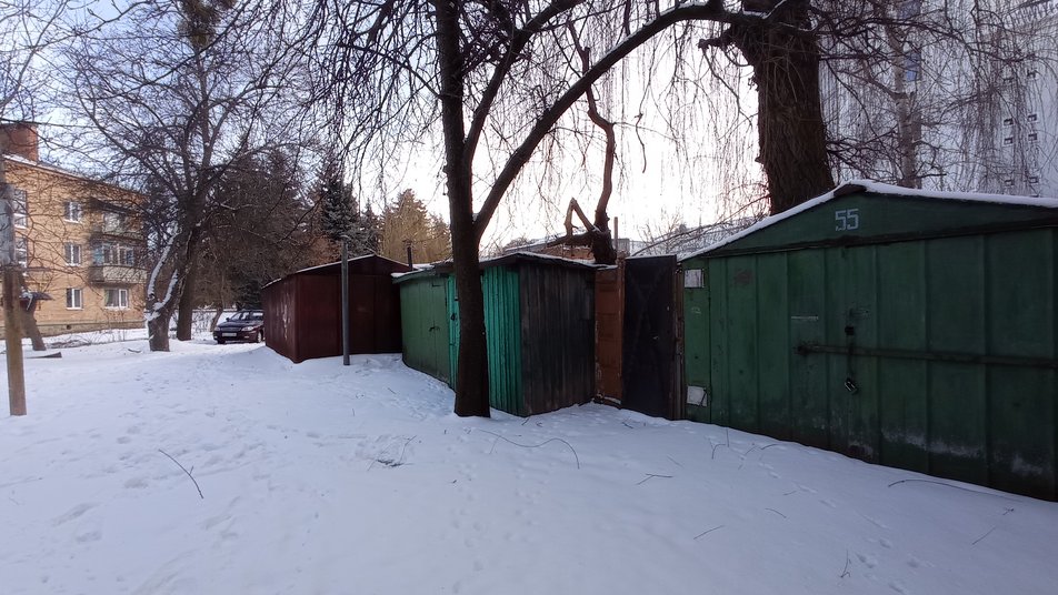 Гараж на ул. Лидова, Полтава. Фото: Суспільне ТВ