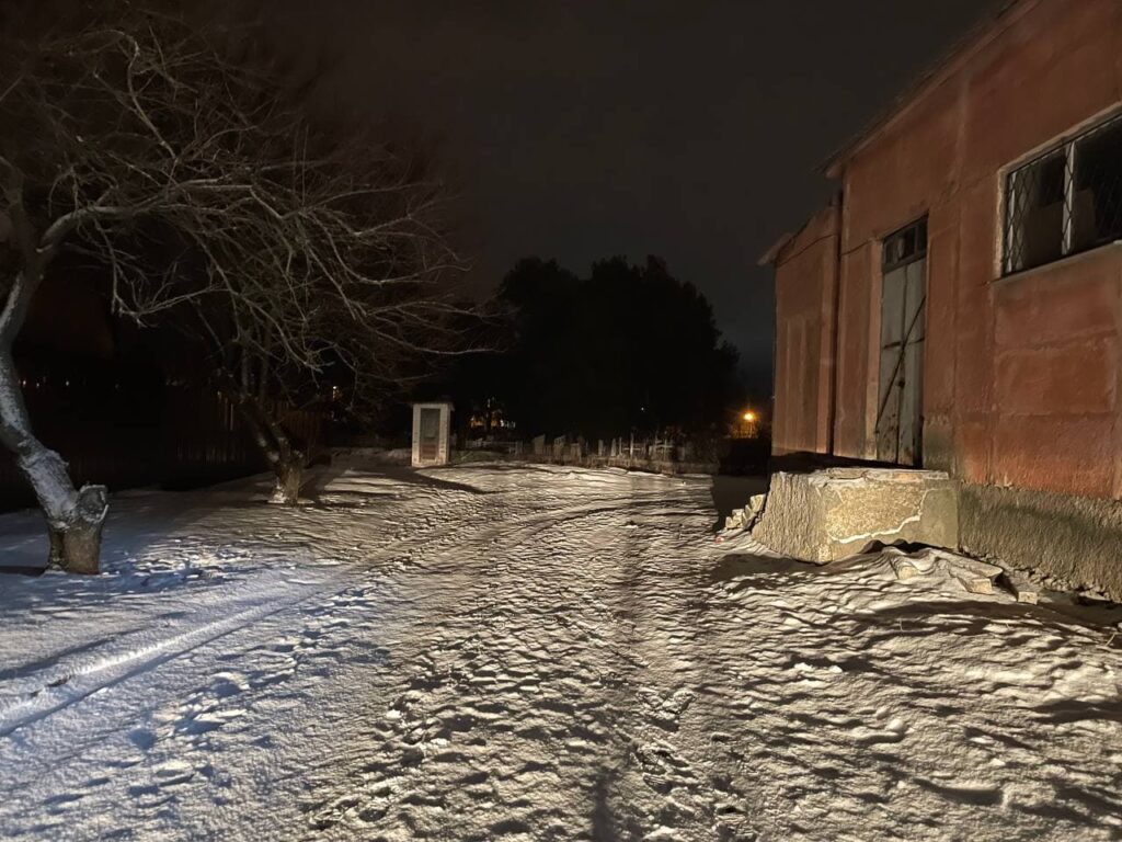 У кладбища на Крутом берегу. Полтава