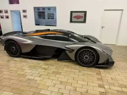 В Україні за 3,7 мільйона доларів продають авто без керма