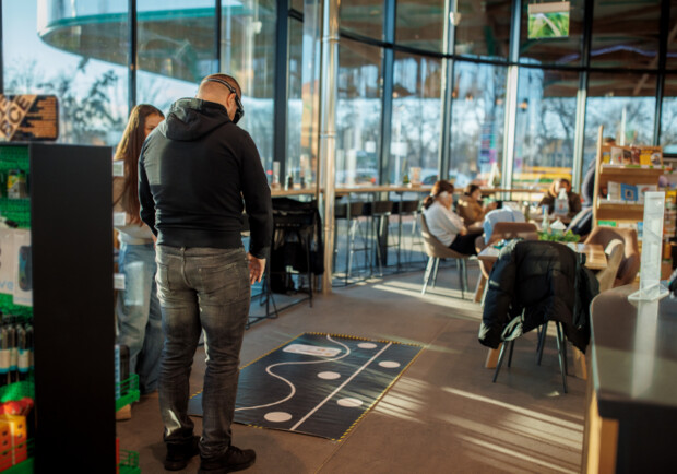 Напередодні різдвяних свят AB InBev Efes Ukraine активує соціальну кампанію "Випив? За кермо не сідай!" фото 2 1