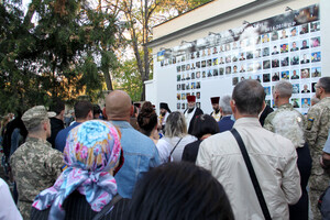 В память о погибших воинах: у одесского храма открыли стену памяти фото 5