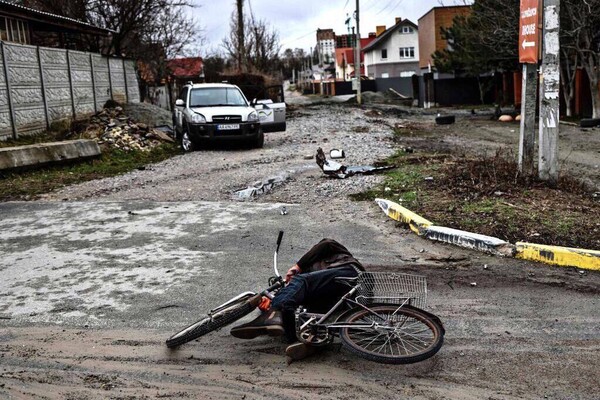 У Мережі показали жахливі знімки злочинів окупантів у Київській області фото 3